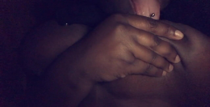 Juicy the houdini: Buenos dias, ¿quién quiere su tarifa de polla gratis esta mañana?