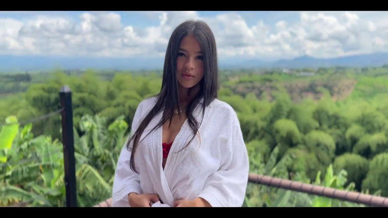 Anna Cherry: Lingerie, sexo apaixonado e gozada interna!
