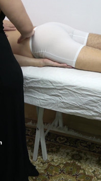 Olgun masöz yarak masajı için eve geldi