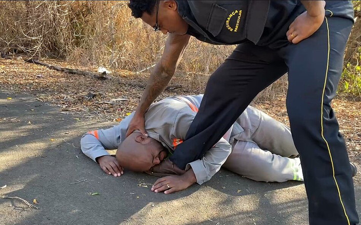 TheBlacKHunterr: Pekerja main hakim sendiri mempermalukan pekerja