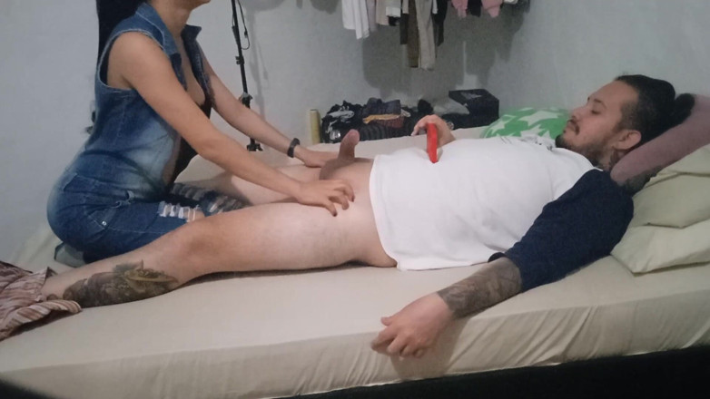 xMilfucker: 不貞な妻は夫の友人のチンコに抗えなかった