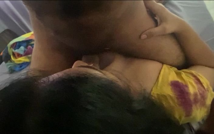 Arabicqueen: Indiana mallu tia leitada garoto seduzido na cama e chupando...