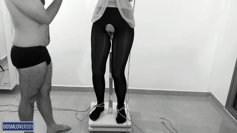 Bdsmlovers91: Tremendo pernas na meia-calça preta, pole em pé, escravidão com...
