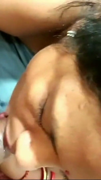 Indická žhavá a sexy bhabhi olejová masáž nadržená romantická sex video