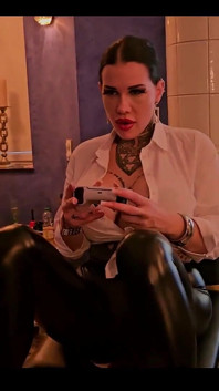 Miss Alessa milano gioco e seduta in faccia