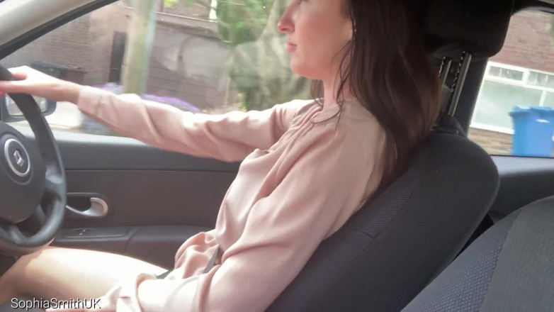 SophiaSmithUK: Seksi kız sürüşe gidiyor