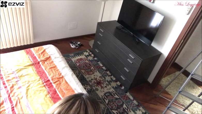 MissLeggings: Chết tiệt với kỹ thuật viên điều hòa không khí