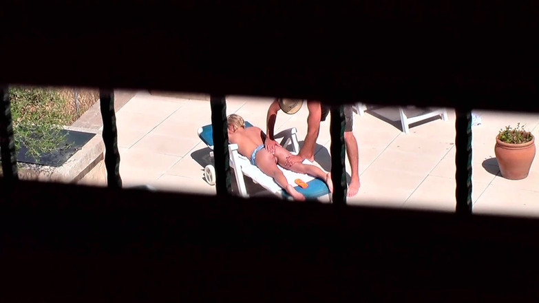 German Porn: Bionda a Bordo Piscina Doppia Penetrazione Ecstasy