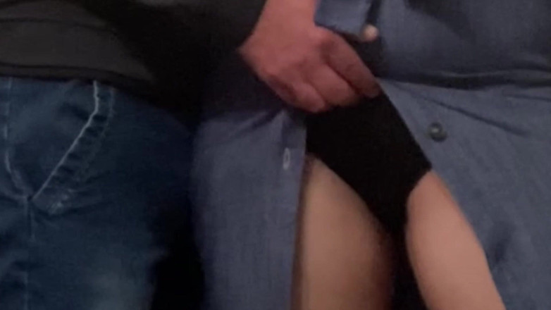 Niki studio: 地下鉄で変態の変態が私のマンコを弄ぶ