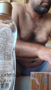 Dein Meister stöhnt und kommt in zwei privaten Shows