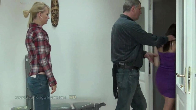 Spanking Server: Katie Gold stan kore maarna