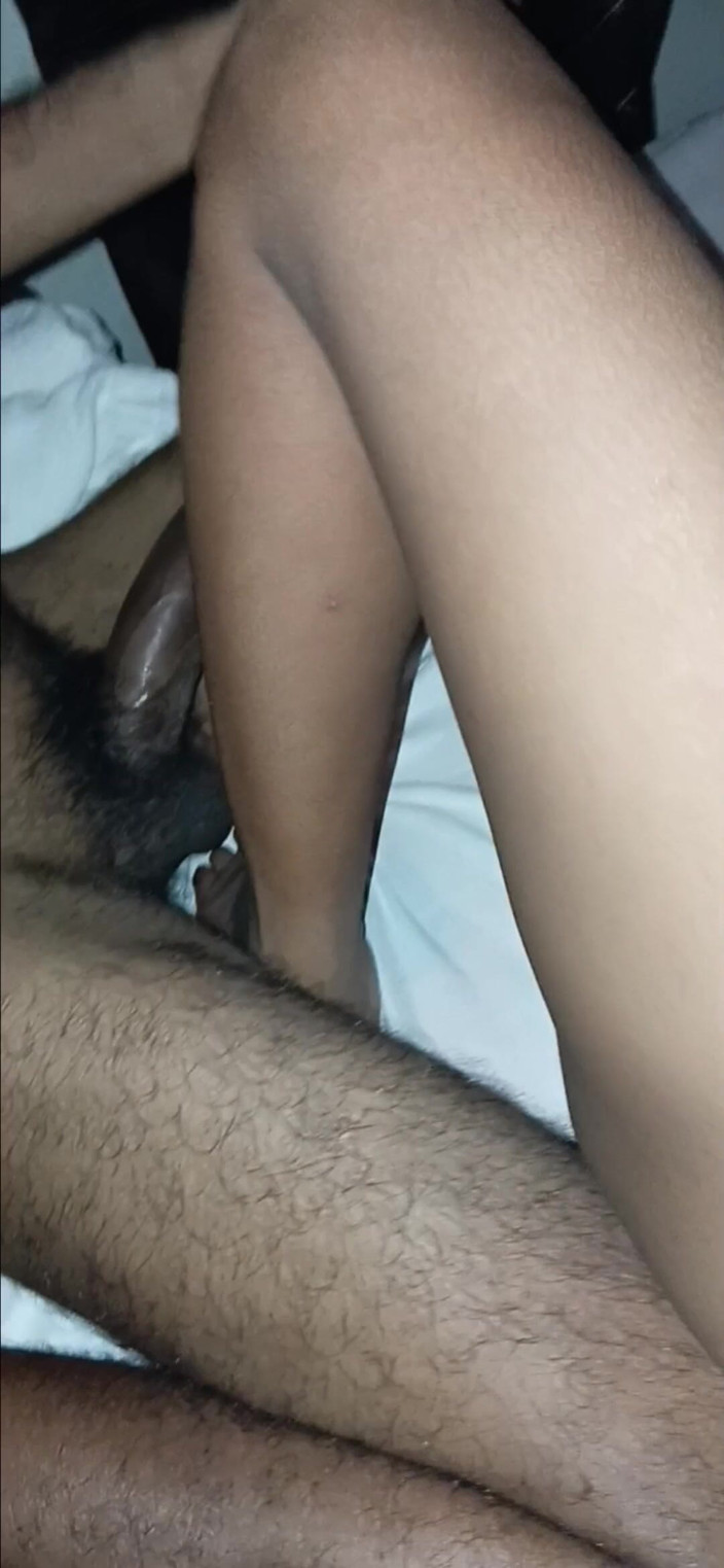 Puja9088: 남편 친구 호텔 방을 즐기는 Dasi Hotwife Puja