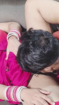 Esposa sexy e com tesão do vizinho com buceta peluda