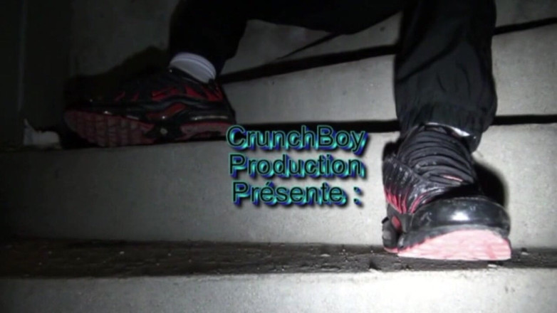 Sneaker gay: Feitsh sneaker sottomissione con 2 ragazzi scally nel jogging