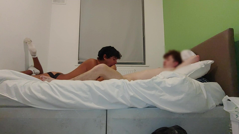 LeoTeenLatinos: Studente di zenzero tradisce la sua ragazza con un ragazzo...