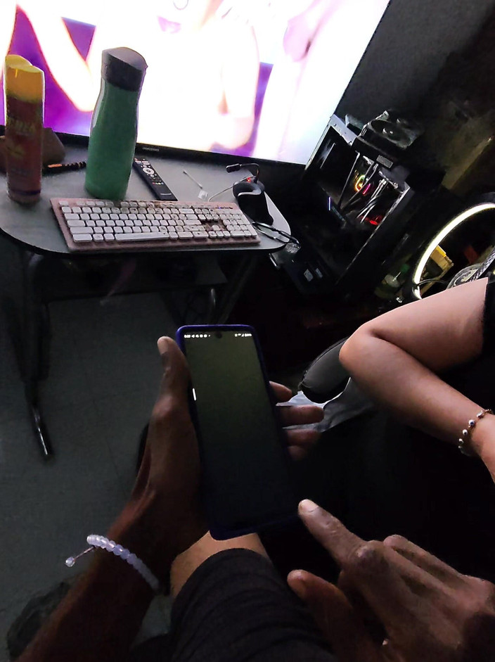 PABLO N3GROBAR: Bts hals sperma-müllcontainer