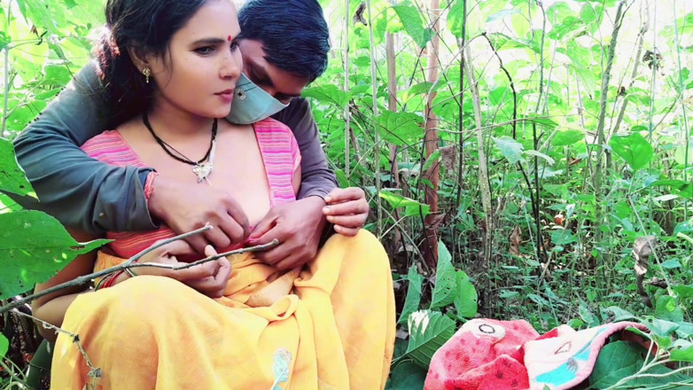 Renudbf: Indisk desi nygift tjej vill ha utomhussex fullt hindi ljud