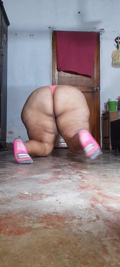 Gordita Culo Rico: Cowok ini memiringkan tamparanku ke arah kamera sampai pantatku goyang