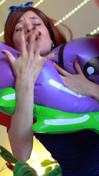 Jsem kořist obřího nafukovacího hada