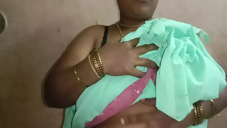 Tamil Anti Uma: Teyzemin Evine Gittim Ve Sari Sarili Olduğunu Ve Çok Güzel Olduğunu...