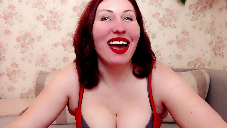 HotMissTessy: Je fais un massage et gâte une fille