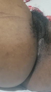 Por favor come mi coño antes de comer el desayuno se convierte en una fantasía seductora temprano en la mañana llena de deseo provocativo