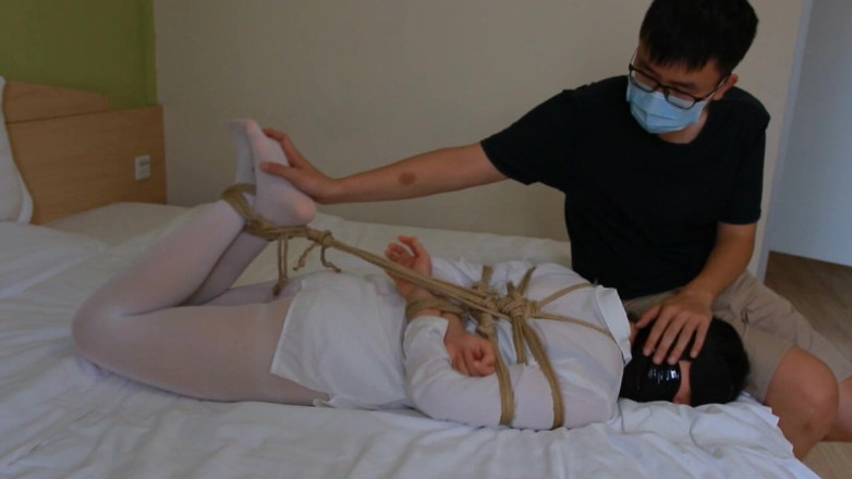 Aisan girl bondage: Whh09 - Meias brancas puras, escravidão e orgasmo