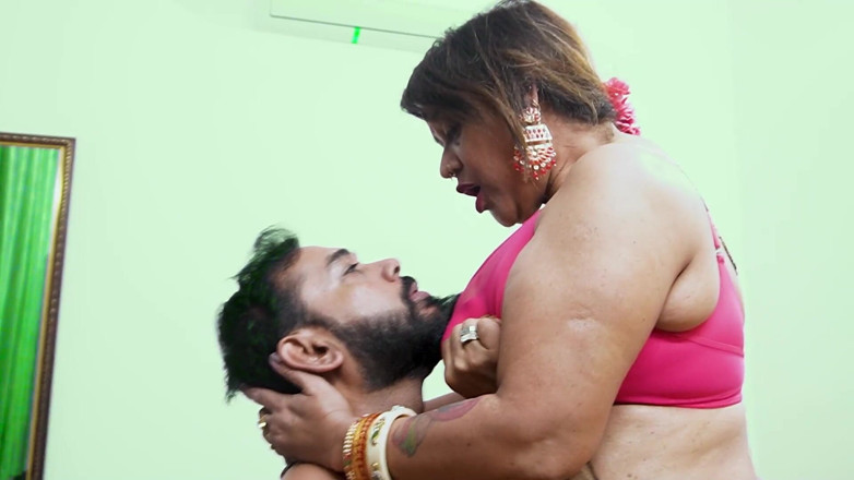 Queen star Desi: Dame hausbesitzerin ihrtainent, hardcore-sex, squarting
