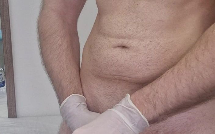 Armagedonxxl: Змащені маслом груди і член. Тоді член грає для вас