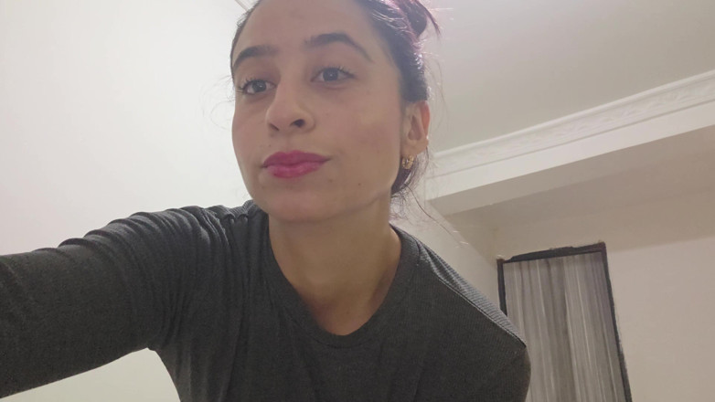 alexia twerk videos: À la maison, essai de robe grise, essayage et séance...