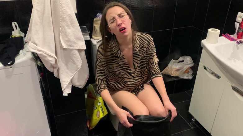 Hottie goddess: Demütigende toilettensklavin