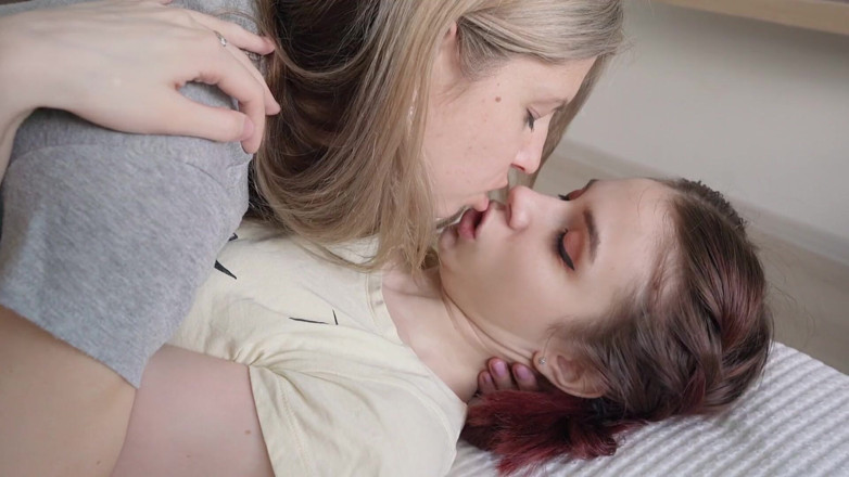 Yukki Amey: Gina Gerson fucks Yukki Amey till she orgasms