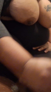 POV เทพธิดา บี๋ นมยักษ์ ใช้เท้าและมือช่วยชัก