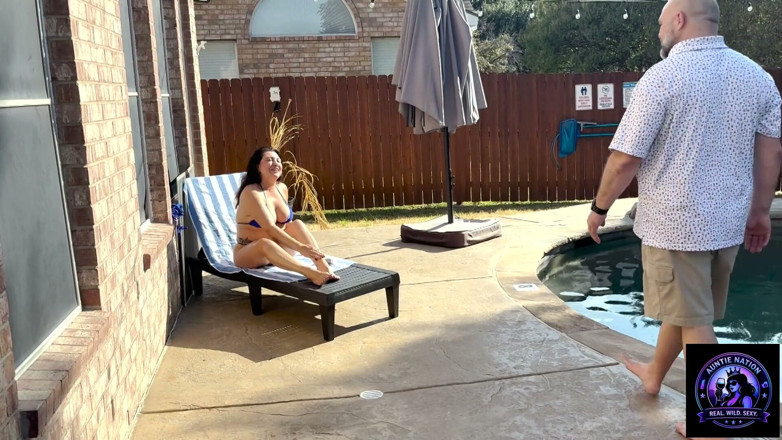 Auntie Nation: Sexy Squirting Brazilian MILF Gets Her Pussy Ate Outside