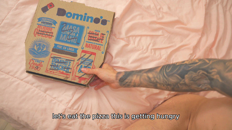 MIKEZANDER01: Saya mengongkek awek penghantar pizza semasa peralihan kerjanya