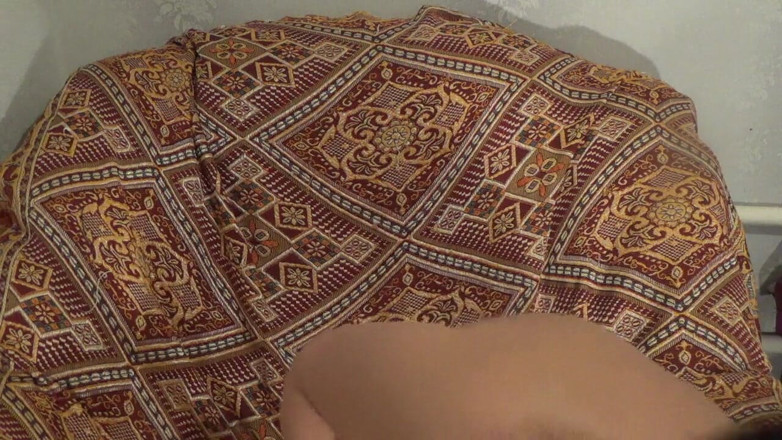 Sexy Milf: Please i am begging you give me your cum!