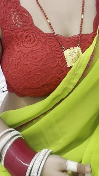 Desi electrician ha visto la figa di Alisha Bhabhi e se la scopa così forte