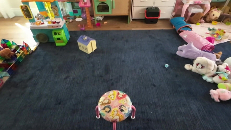 SquishMallow3328: Min kinesiska sexslav slickar mitt rövhål för att behaga hennes ägare