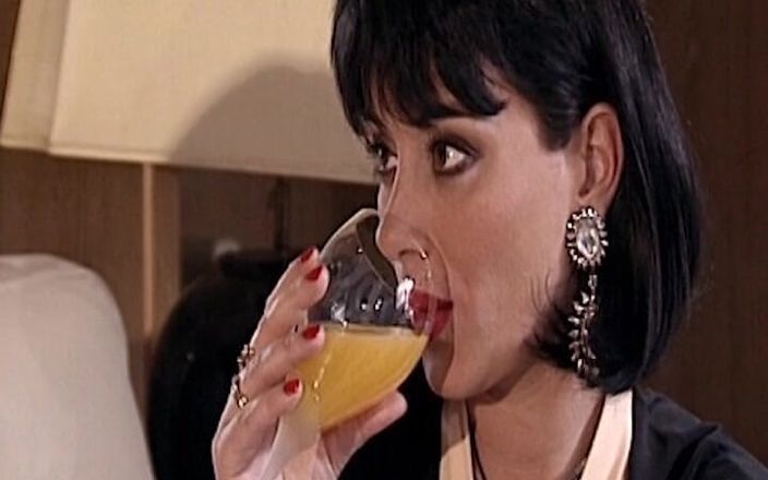 Deutsche Frauen: Wielkie cycki niemieckie dziwki Cieszące się DP orgia akcja