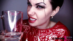 Goddess Misha Goldy: Uctívej moji rtěnku!