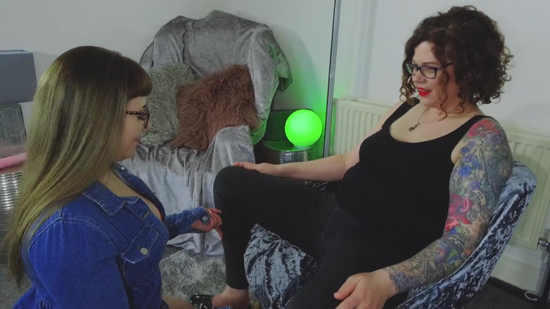 MILF MAFIA: Sekstherapeut en haar tienerklant - smerig plagen