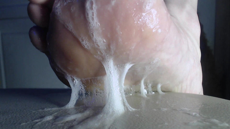 Hunky time: Fetish Kaki - Meludah ayah