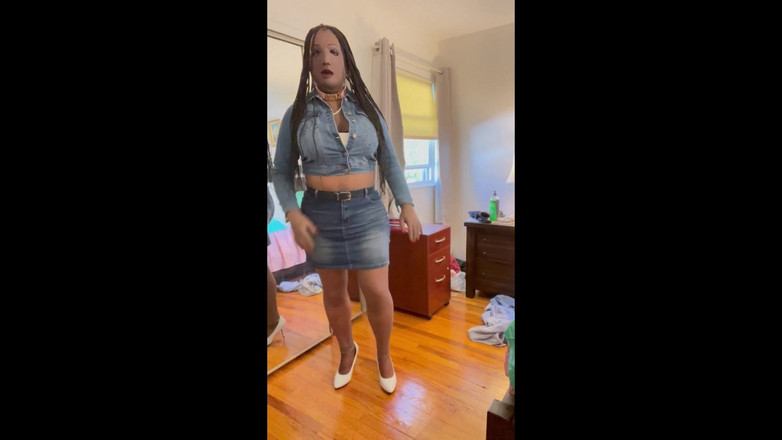 Deanna Doll: Bertemu dengan wanita hitam baru saya, Alter Ego Danae