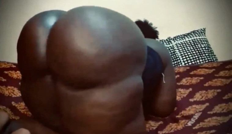 Dzaddy long strokes: Ssbbw yağlanmış twerk