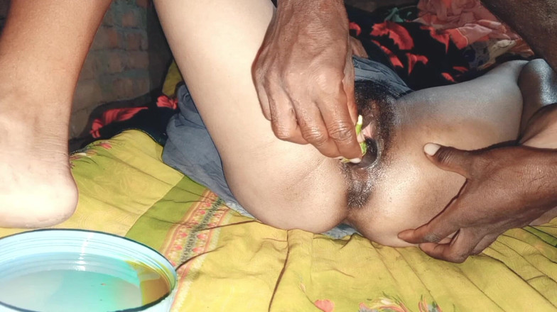 Treblsex: Během vysoké školy si švagrová vytáhla vodu z lilek