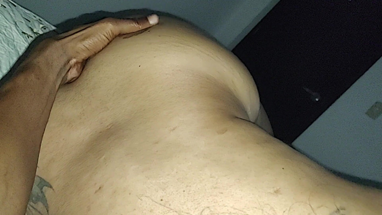 Cum-lobian dickdrainers: Si scalda la gola