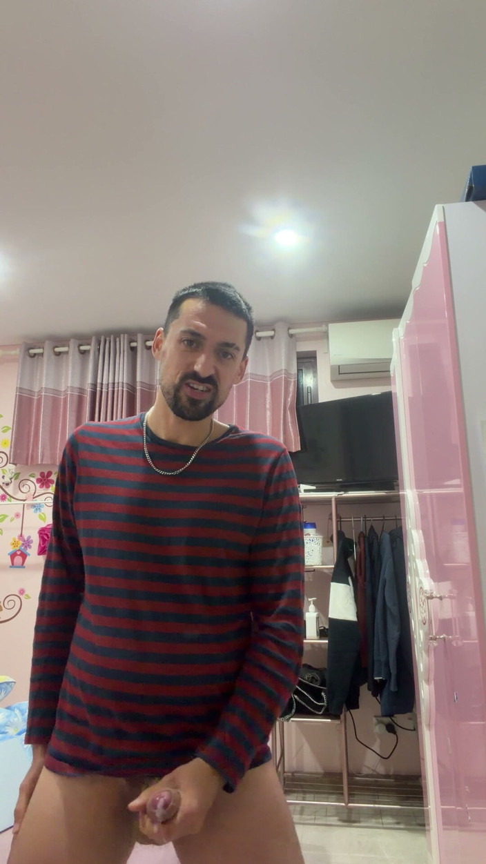 Liam Harding: Tatăl vitreg sexy îi masturbează ca un nebun
