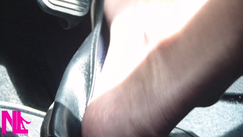 Nyllady: Revving and Driving in Black Leather Flats on Barefeet