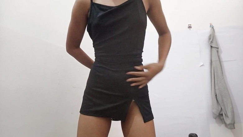 desigirl93: Madura je sexy nahá a ukazuje její velká prsa, zatímco...