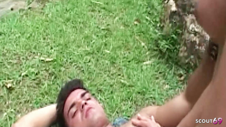 Shemale TS Collection: Una calda trans latina scopata all'aperto in riva all'acqua anale